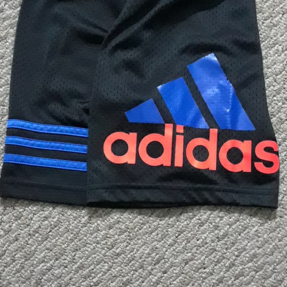 ADIDAS SHIRTS KIDS BOY 5 TO 6 YEARS OLD - Picture 4 of 7